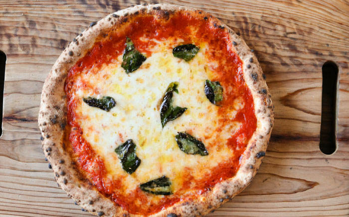 【 ナポリピッツァ専門店 が作る 薪窯焼き 冷凍 ピッツァ セット 】 ナポリピッツァ の 王道 マルゲリータ ×3枚 計約990g/ イタリアン 熊本県 菊陽町【堀川ピッツァ】 [BHBV002]