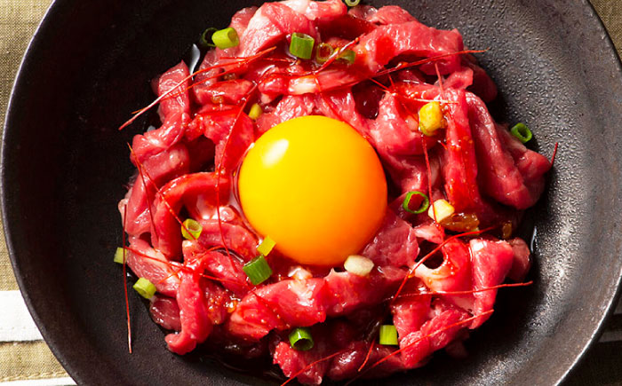 【全12回定期便】フジチク ふじ 馬刺し ユッケ 計約300g （約50g×6個） 馬肉 熊本県【株式会社フジチク】 [BHAD098]