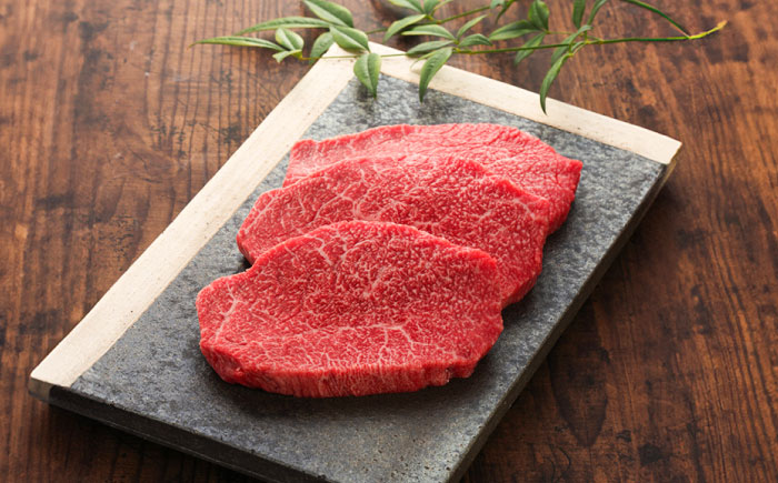 【全12回定期便】【GI認証】くまもとあか牛クリミステーキ 約150g×3枚 / 菊陽町 あかうし 熊本県 肉 にく niku ブランド 旨み 【有限会社 三協畜産】 [BHAS065]