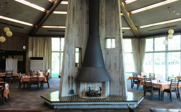 平日 4名様 ゴルフプレー券（キャディ付）/ コース 利用券 熊本県 菊陽町 【菊陽緑化興産株式会社(熊本空港カントリークラブ)】 [BHBB006]