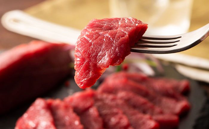 【全12回定期便】フジチク 国産馬刺し と ユッケのセット 計約310g【株式会社フジチク】 [BHAD089]