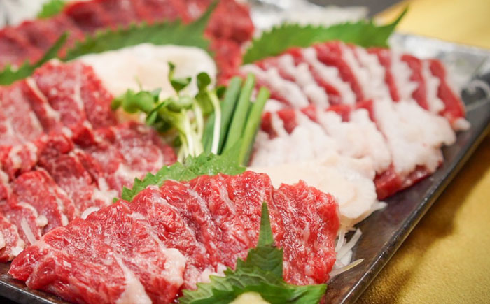 純国産馬 馬刺し食べ比べセット計約260g 馬刺し専用醤油付き(赤身/約70g フタエゴ/約70g 霜降り/約70g タテガミ/約50g) / ばさし 馬刺 熊本馬刺し 熊本県 菊陽町【株式会社古閑ファーム】 [BHDF012]