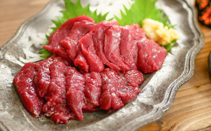 【冷蔵】純国産馬 赤身馬刺し 約70g / ばさし 馬刺 あかみ 熊本馬刺し 熊本県 菊陽町【株式会社古閑ファーム】 [BHDF001]