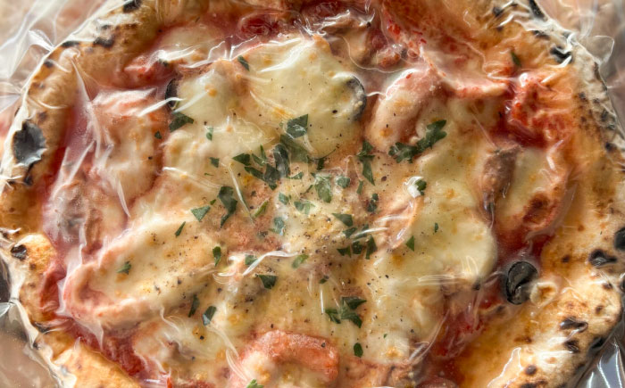 【 ナポリピッツァ 専門店 が作る 薪窯焼き 冷凍 ピッツァ セット 】 フンギ × 2枚、 カラマーロ × 1枚 合計3枚(約1.04kg)【堀川ピッツァ】 [BHBV010]