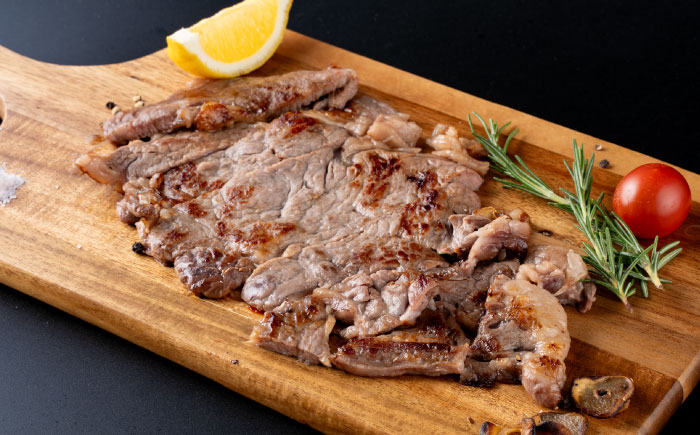 熊本県産 あか牛 ステーキ用ヒレ肉(約300g)、ロース肉(約400g) 計約700g / 牛肉 セット 国産 熊本県産 食べ比べ【合同会社 たべたせいか】 [BHBY002]