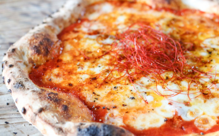 【 ナポリピッツァ専門店 が作る 薪窯焼き 冷凍 ピッツァ セット 】 王道 マルゲリータ ×2枚、おつまみに最適！ ピリ辛 ディアボラ ×1枚【堀川ピッツァ】 [BHBV014]