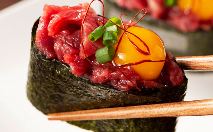 フジチク ふじ 馬刺し ユッケ 計約300g （約50g×6個） 馬肉 熊本県【株式会社フジチク】 [BHAD004]