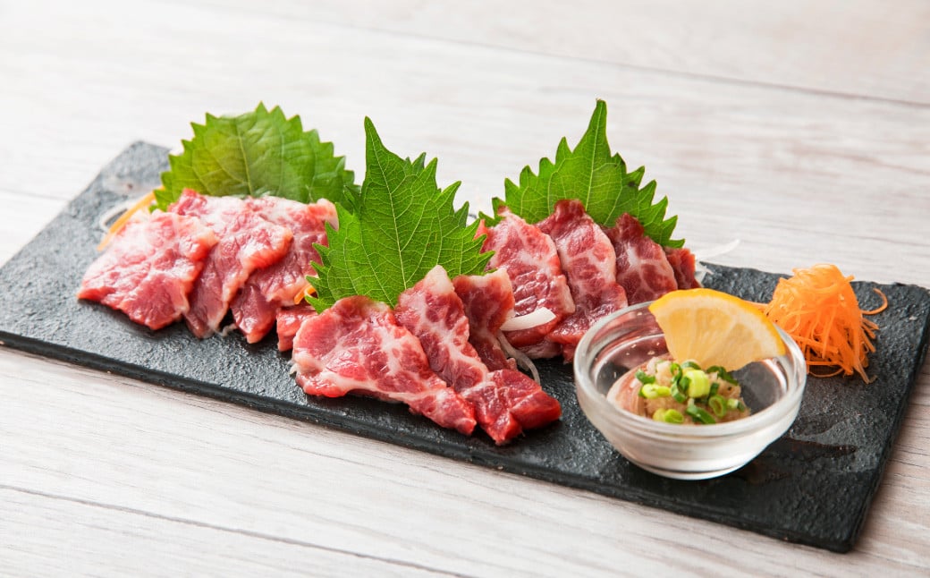 【定期便3回】 馬刺し 霜降り スライス 200g 計600g 醤油4袋