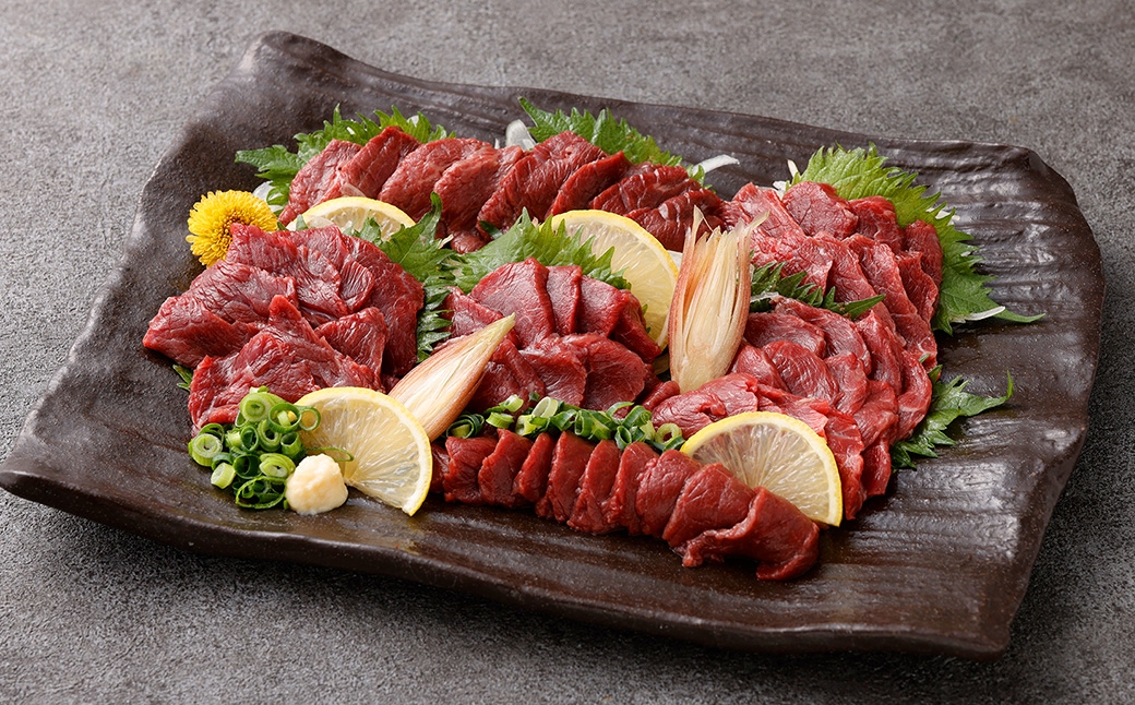 国産熊本馬刺し 赤身 約300g 馬肉 刺身 グルメ 旨味 馬刺し お肉 肉 にく ニク 馬 おつまみ 冷凍 国産 熊本県産 濃厚
