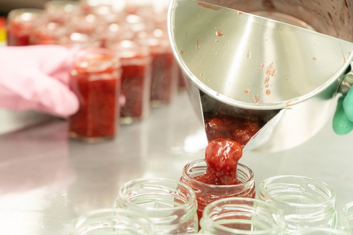 木之内農園の果実ぎっしり手作り苺ジャム1kgとブルーベリージャム1kgのセット