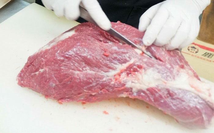 【全6回定期便】熊本肥育 馬刺し 赤身 300g 専用醤油付き 熊本 冷凍 馬肉 馬刺 ヘルシー 小分け【肉のみやべ】[YAC014] 