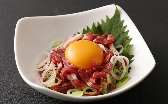 馬刺し 熊本 霜降り 馬刺 特選霜降り 中トロ 300g ブロック ユッケ 100g セット 熊本直送 国内肥育 馬肉 肉 お肉 冷凍 国産 又は カナダ産 配送不可:離島 