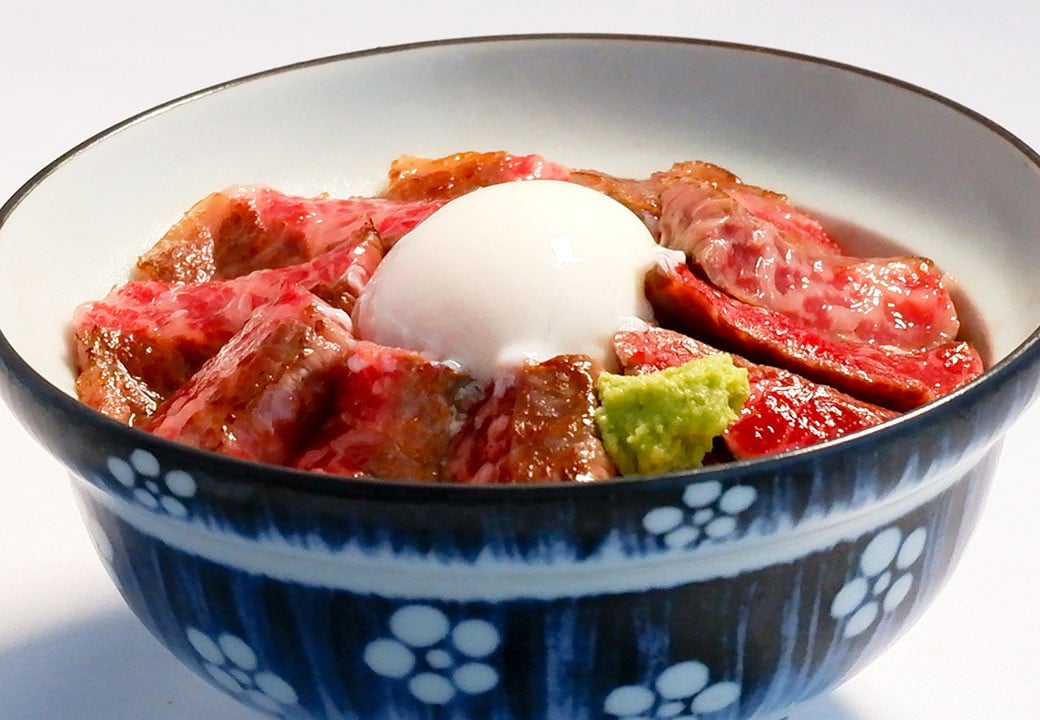 阿蘇あか牛丼 1個 肉 お肉 牛肉 あか牛 ローストビーフ丼 ローストビーフ 食品 贈り物 贈答品 プレゼント グルメ 熊本県 水上村 阿蘇 冷凍