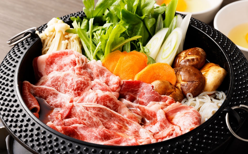 くまもと黒毛和牛プレミアム和王 すき焼き用 （ 肩ロース ） 約800g （ 約400g × 2 ） 黒毛和牛 すき焼き 霜降り くまもと黒毛和牛 和牛 お肉 ニク にく 肉 牛肉 牛 国産 熊本県産 冷凍 プレミアム 和王