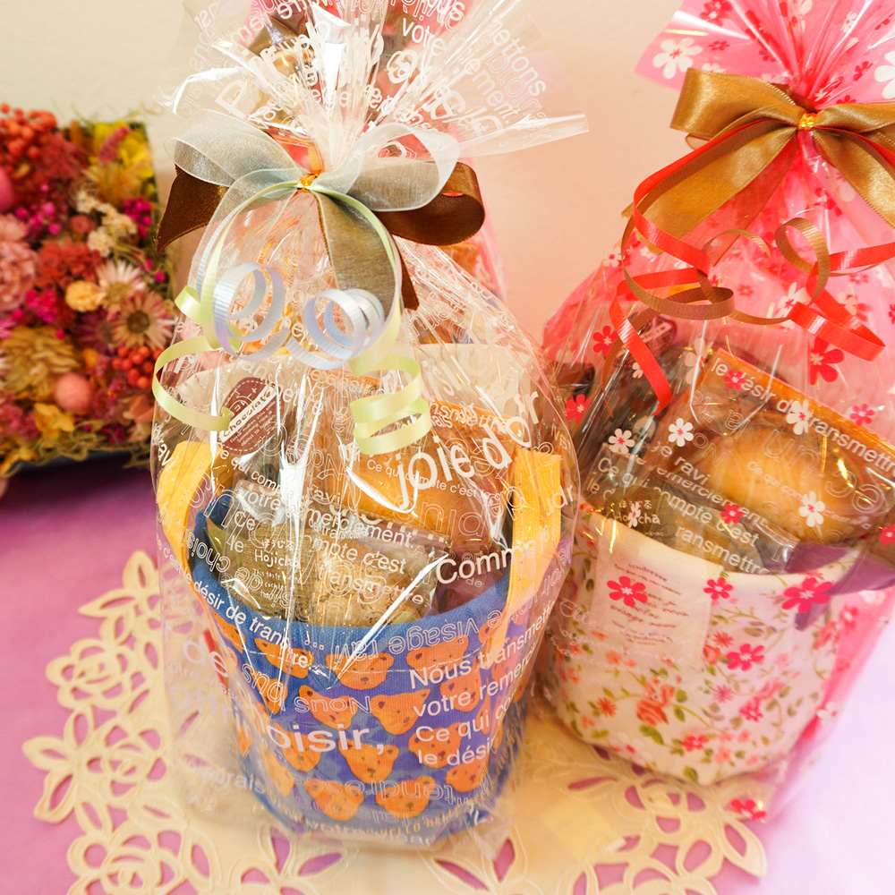 新鮮たまご と 濃厚牛乳 を使った『 ママン お勧め焼き菓子詰め合わせ』 10個 | お菓子 菓子 洋菓子 焼き菓子 ママンぼうろ ドラぼうろ ダックワーズ ドーナッツ アマンド ブラウニー マドレーヌ フィナンシェ ピヨピヨクッキー クッキー 詰合せ セット 大分県 中津市