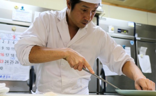 鮮度が命！とらふぐ刺しふぐ鍋セット（3人前）［冷蔵］［養殖1kgオーバー活魚使用］割烹みつご　