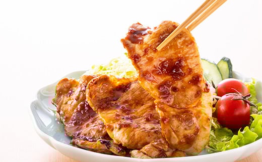 大分県産 米の恵み豚 肩ロース 計900g（生姜焼き用・しゃぶしゃぶ用） 国産 人気 冷凍 豚肉 米の恵み 生姜焼き しゃぶしゃぶ スライス 肩ロース ＜130-016＞