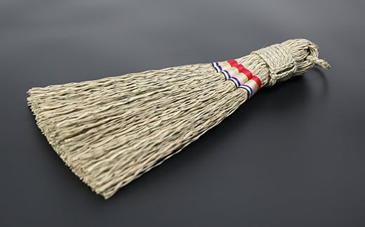 卓上ほうき（長さ約30cm）[大分県国東半島産の七島藺（しちとうい）使用]  民芸品 工芸品 大分県 日用品 ほうき 掃除 ＜071-006＞