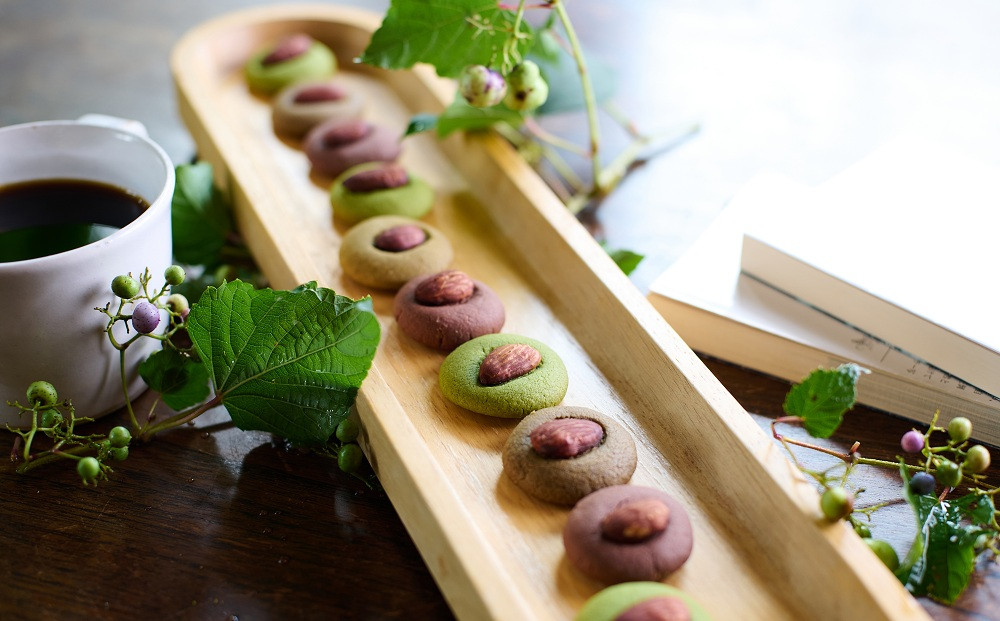 ãåŸ
æã®ã³ã©ãäŒç»ïŒãç±åžé¢çå°ç±³ç²ã䜿çšããããµã®é«ïŒã¢ãŒã¢ã³ãã¯ãããŒãšããªããã³ãŒã㌠3è¢ïŒ