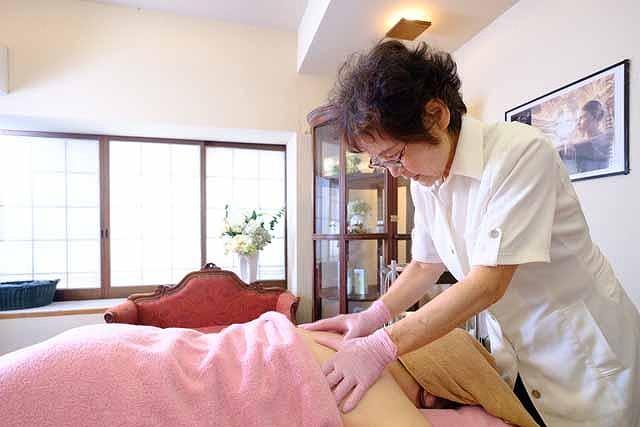 由布院温泉エステの宿上の杜（かんのもり）1泊朝食＋120分エステ付お一人様宿泊券