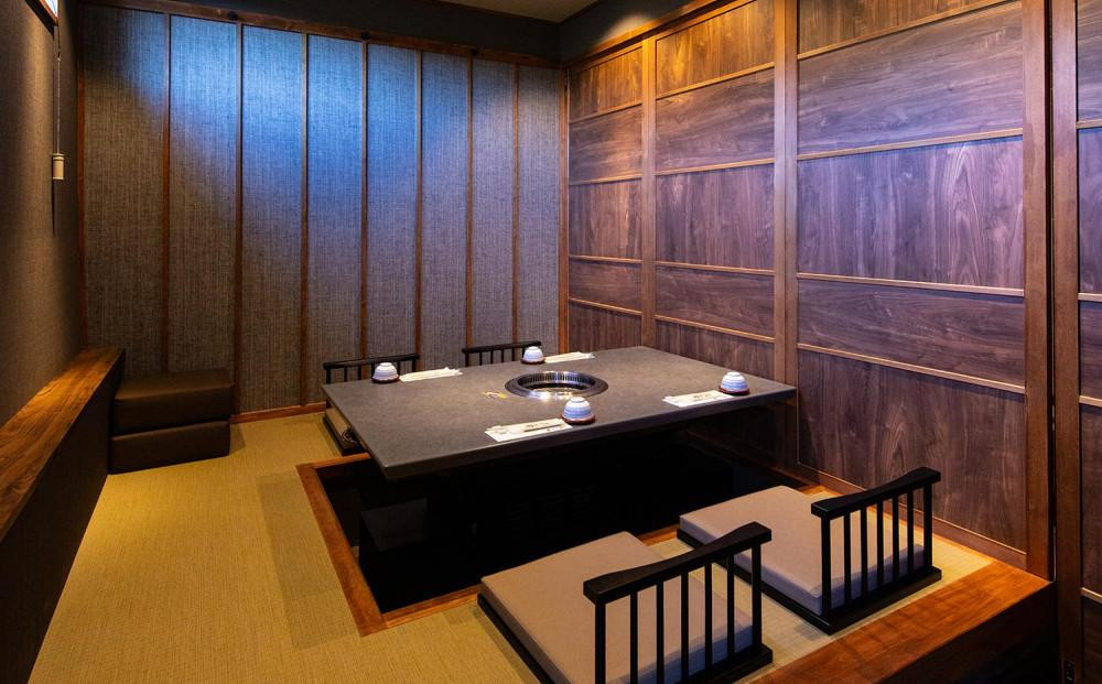 ＼年内発送／ 焼肉 亜李蘭離宮 湯布院本店 扇コース お食事券（1名様用）