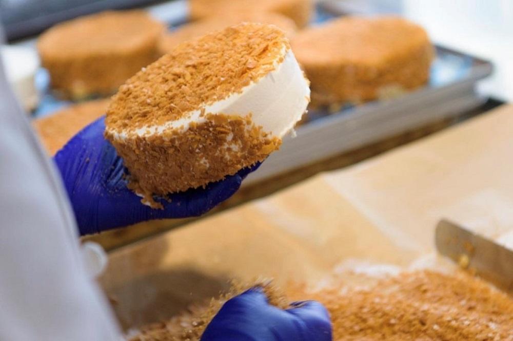 【由布院ミルヒ】ケーゼクーヘン8個・Wケーゼのチーズケーキセット