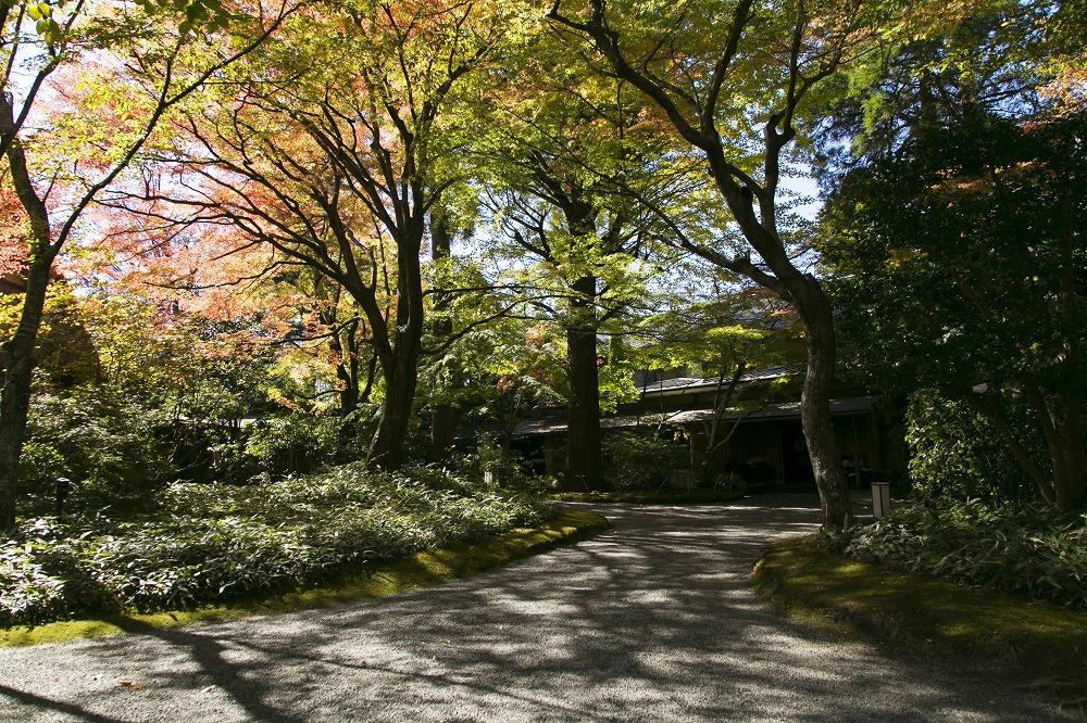 亀の井別荘 温泉露天風呂付　特別室「百番館」 １泊２食付　ペア宿泊券