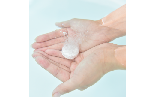 クロッツやわらか湯たんぽ　足湯もできるブーツタイプ(薬用Hot重炭酸湯Classic 90錠入付） （レッド/Lサイズ）_2043R-3