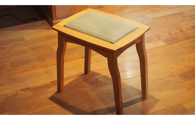 くにさき六郷舎の七島い（しっとうい）スツール・通