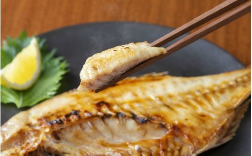 大きな天然鯛の一夜干し/3尾で1.2kg以上