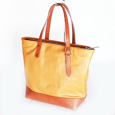 やわらかレザーのトートバッグ(キャメル系)　YZ07【1098846】