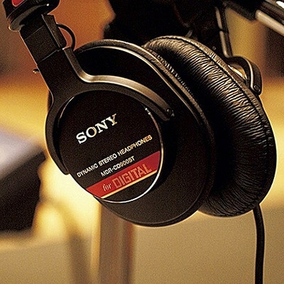 モニターヘッドホン  SONY　MDR−CD900ST 高解像度のクリアな音質 音楽鑑賞や仕事用にも【1117919】