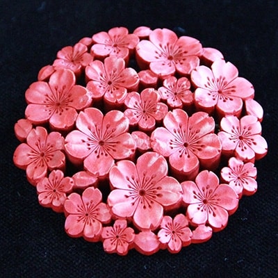 つげ細工 ブローチ(桜/拭き漆仕上げ)　約5.5cm【1116934】