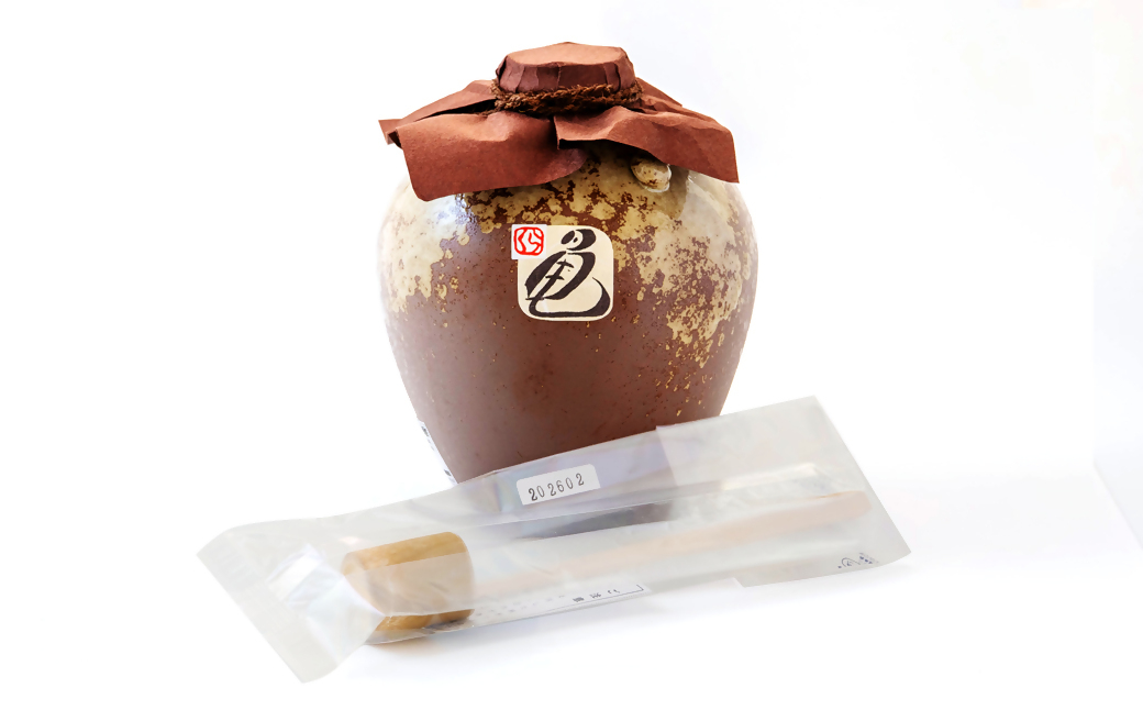 【先行予約】〔季節限定商品〕陶器長期貯蔵芋焼酎『亀』生竹ひしゃく付き＜7-34a＞
