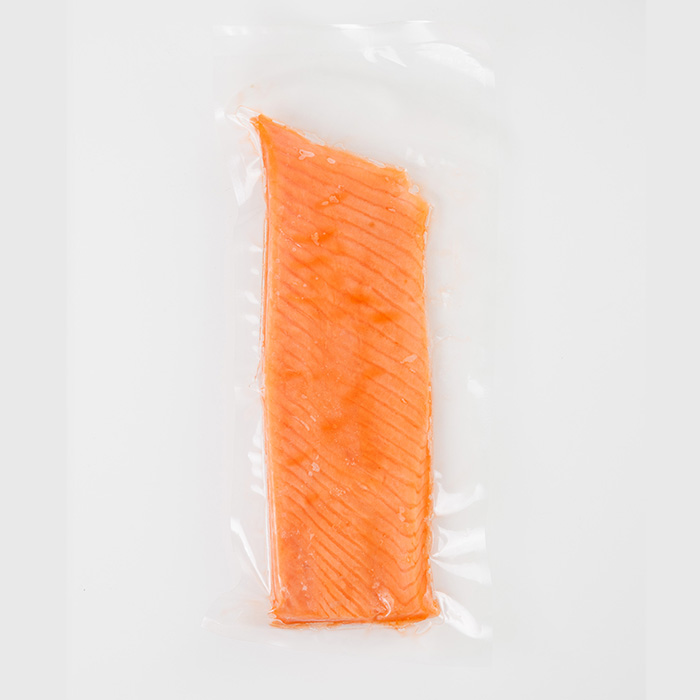 生食用 サーモン ブロック(計1kg・250g×4P) 鮭 小分け 真空 パック 冷凍 刺身 シャケ サケ 魚 魚介 【AW-100】【丸正水産】