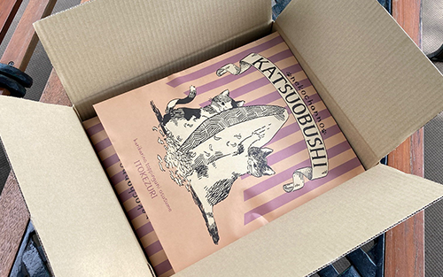 【ペットフード】猫用かつお節40袋(糸けずり)鹿児島県指宿市産鰹節使用(はちわれ農園/010-278) かつおぶし 特産品 いぶすき 鹿児島 鰹 加工品 減塩 猫 キャットフード ペット ペットフード トッピング 