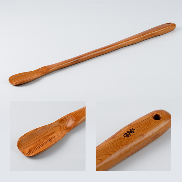 【屋久杉で創った】靴ベラ(高橋工芸/IB074-006) 工芸品 靴べら くつべら 玄関 おしゃれ シンプル シック 屋久杉 杉 木 木工 木材 インテリア 装飾 家 オリジナル 一点もの 手づくり てづくり 手作り 木目 手作業 職人 工芸 鹿児島  自然遺産