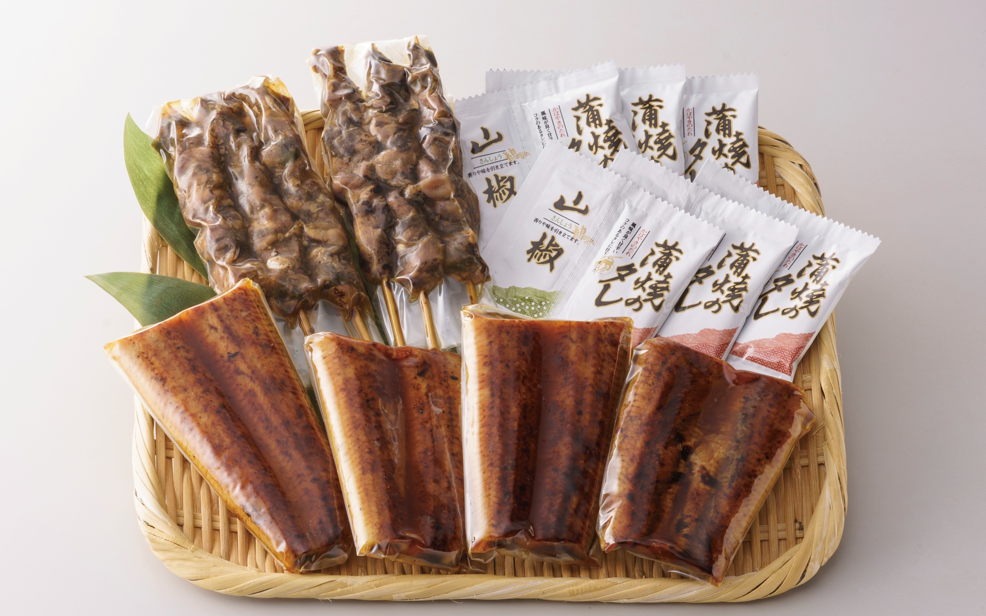 ＜高島屋選定品＞鹿児島県産うなぎ蒲焼ハーフカット(70g×4枚)・肝串(30g×6)セット (TK022-1931)