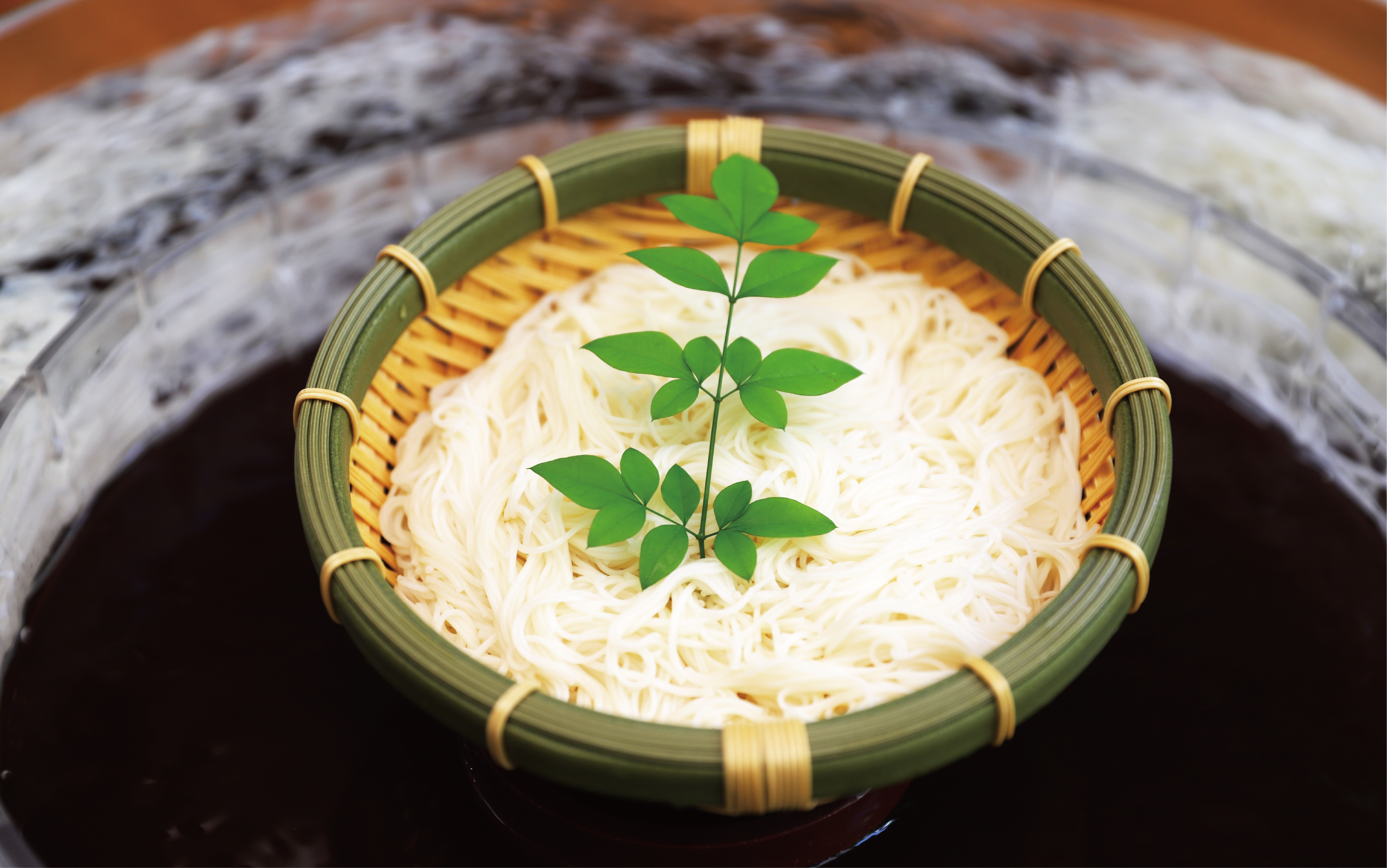 【指宿唐船峡】味の長寿庵そうめんセット(つゆ×3本、手延べそうめん×2袋、からしすみそ×2本)(南物産/010-459) めんつゆ そうめん つゆ セット だし 出汁 ギフト 贈答 お中元 つゆ 調味料 唐船峡 そうめん流し 鹿児島 指宿 いぶすき めんつゆ つゆ セット