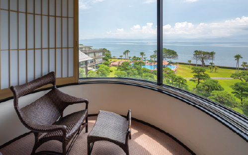 ＜1泊2食付きペア宿泊券＞指宿白水館 離宮の棟プラン25泊分(指宿白水館/6000-1946) 鹿児島 旅行 連泊 ギフト 贈答用 いぶすき 観光 出張 温泉 温泉宿