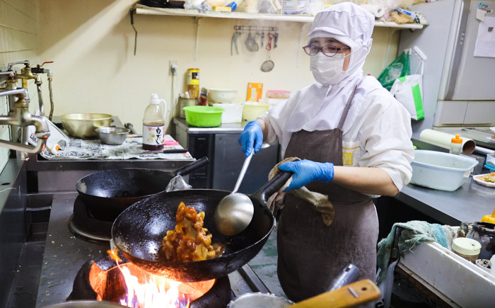 自宅で本格中華！香隆の本格中華セット(合計約1.5kg・唐揚げ、酢豚、手羽先揚げ×各2パック) 酢豚 唐揚げ 手羽先 小分け 冷凍 中華 時短 レンジ 食べ比べ【香隆】【A-1151H】