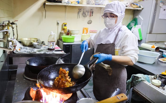 自宅で本格中華！香隆の特製手羽先揚げ(計30本・5本×6パック) 手羽先 手羽 てばさき 唐揚げ から揚げ からあげ 本格 中華 中華料理 お肉 肉 鶏 鶏肉 鳥肉 おつまみ つまみ おかず 惣菜 お弁当【香隆】【A-1148H】