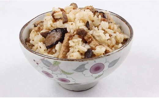 鹿児島県産黒豚肉使用！金の桜黒豚炊き込みご飯の素6袋12合分！(260g×6、計1.5kg超)！国産 九州産 ご飯の素 炊き込みごはん ご飯 素 炊き込みご飯 贈答品 ギフト 常温【エーエフ企画】【00-057-33】
