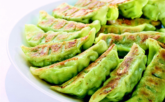 鹿児島県産茶美豚使用！抹茶入り生餃子(計168個・12個×14P) 国産 九州産 鹿児島産 国産豚 餃子 ぎょうざ ギョウザ 惣菜 野菜 抹茶 冷凍 おかず 弁当 小分け【鹿児島協同食品】【A-1869H】