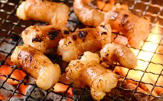 【厳選！】鹿児島県産黒毛和牛 丸腸 (計700g) 冷凍 まるちょう ホルモン もつ鍋 焼肉 牛肉 肉 もつ モツ 内臓 国産牛 モツ鍋 もつなべ 九州 国産 ギフト 黒毛和牛【バクロ】【A-1557H】