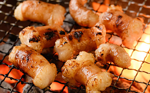 ≪小分けタイプ≫鹿児島県産黒毛和牛 丸腸 (計600g・300g×2P) 冷凍 まるちょう ホルモン もつ鍋 焼肉 牛肉 肉 もつ モツ 内臓 国産牛 黒毛和牛 モツ鍋 もつなべ 九州 国産 小分け こわけ 便利 ギフト【バクロ】【A-1739H】