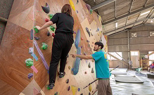 ボルダリング体験 施設利用回数券(10回分) 鹿児島 いちき串木野 体験 1日体験 アクティビティ お出かけ 遊ぶ 運動 家族 こども カップル 初心者歓迎 優待券 施設利用 クライミング【蔵】【E-117H】