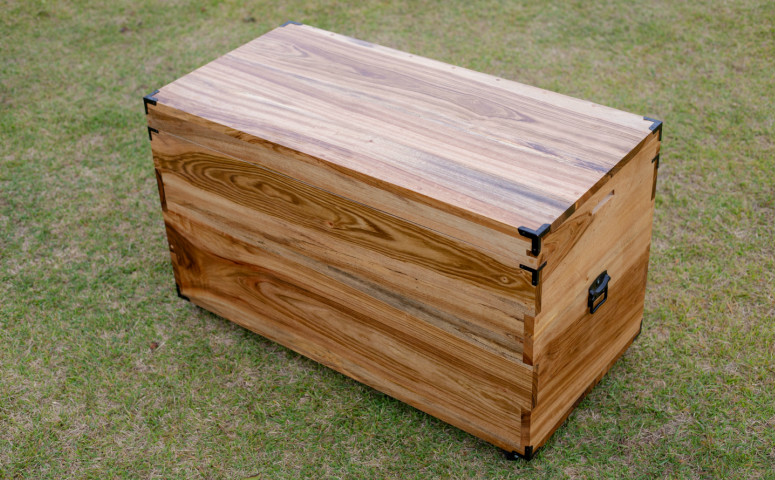 【家具職人が天然木で作りあげた】衣装箱 手づくり 楠 桐 木のぬくもり 市来家具店 南さつま市