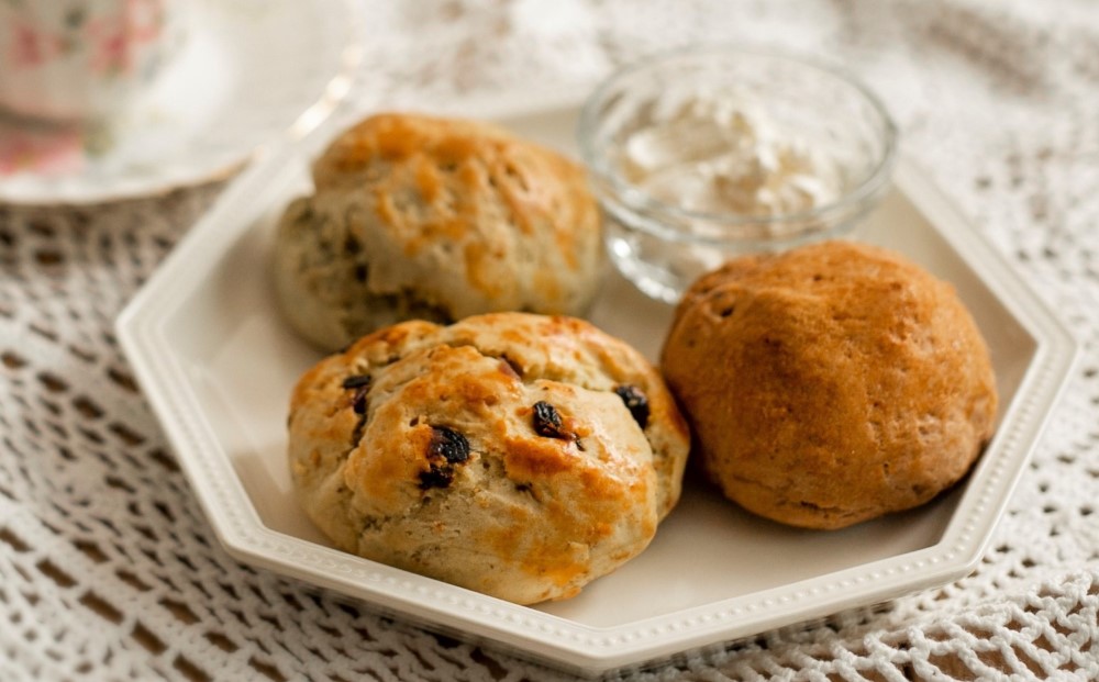 国産小麦とバターの手作りスコーン12個（プレーン、ベリーレモン、チョコ） 南さつま市