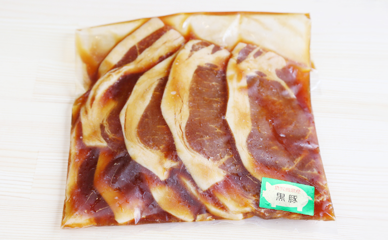 【鹿児島県産】焼肉次郎長 黒豚の生姜焼き 約500g 黒豚 ロース おかず 総菜 豚 お肉 冷凍 特製 バーベキュー BBQ ギフト 贈答 南さつま市